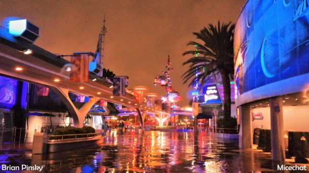 , Disneyland Resort Update – Flying Through Star Wars Land