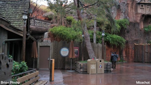 , Disneyland Resort Update – Flying Through Star Wars Land
