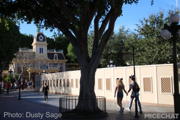 , Disneyland Update &#8211; It&#8217;s A WALL World After All