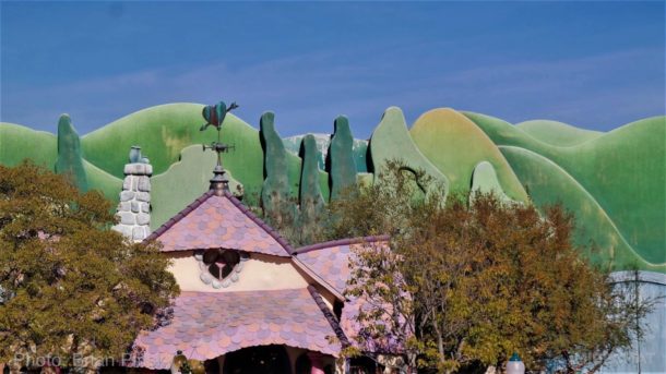 , Disneyland Update &#8211; It&#8217;s A WALL World After All