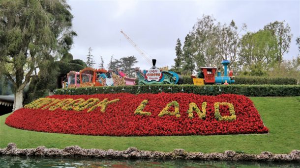 , Disneyland Photo Update: Eggs and Epic Rain