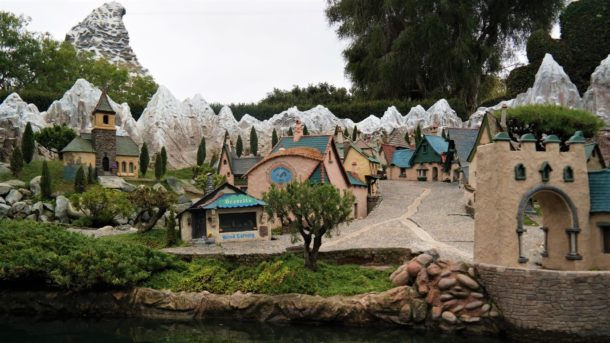 , Disneyland Photo Update: Eggs and Epic Rain