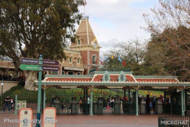 , Disneyland Photo Update – Walls Come Crumbling Down