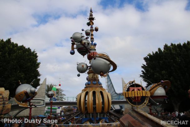 , Disneyland Photo Update – Walls Come Crumbling Down