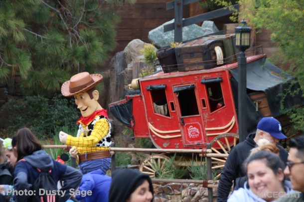 , Disneyland Photo Update – Walls Come Crumbling Down