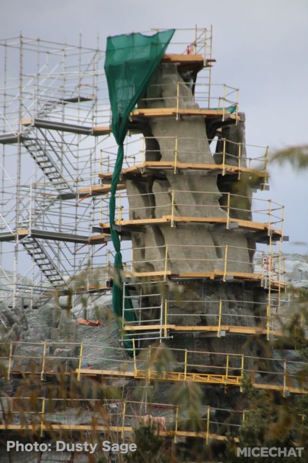 , Disneyland Photo Update – Walls Come Crumbling Down