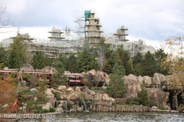 , Disneyland Photo Update – Walls Come Crumbling Down