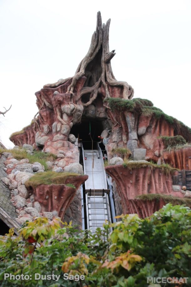, Disneyland Photo Update – Walls Come Crumbling Down