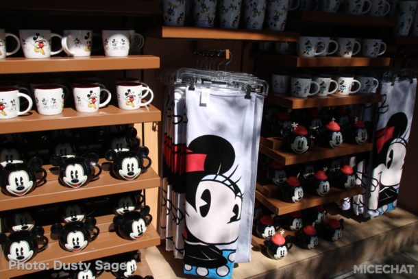 , Disneyland Resort Update – Food & Wine, Construction of New Lands