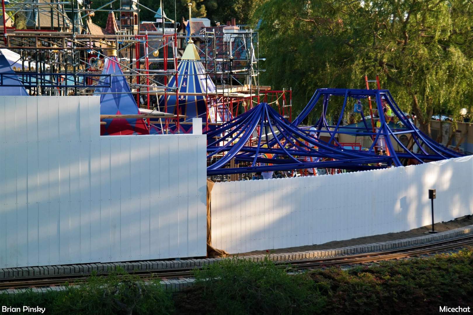 , Disneyland Photo Update – Farewell to the Redhead