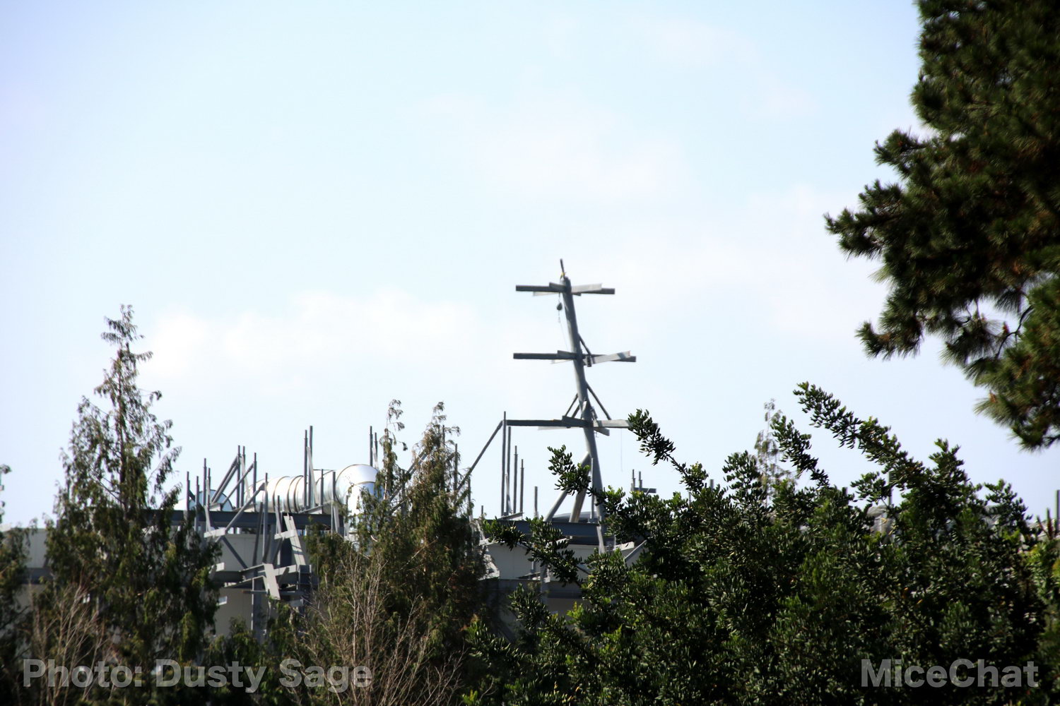 , Disneyland Photo Update – When I See an Elephant Fly