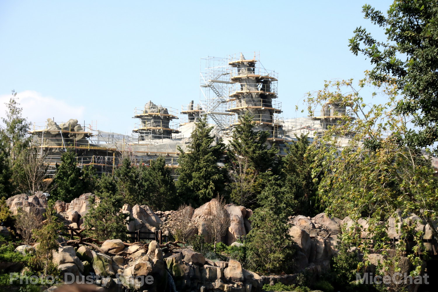 , Disneyland Photo Update – When I See an Elephant Fly