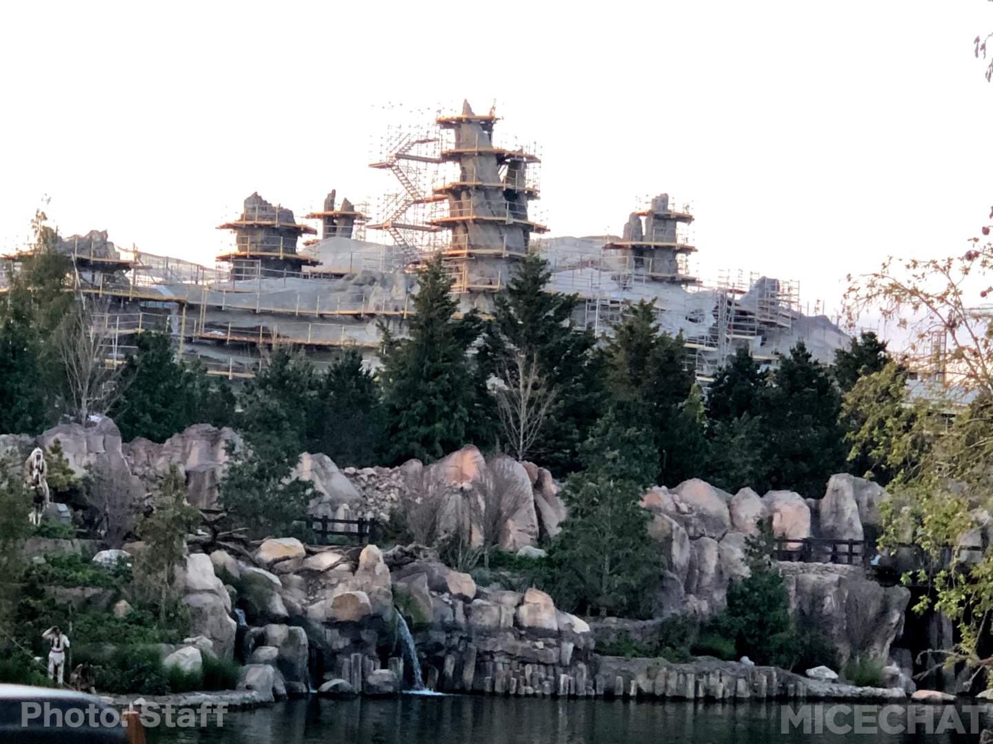 , Disneyland Photo Update – Farewell to the Redhead