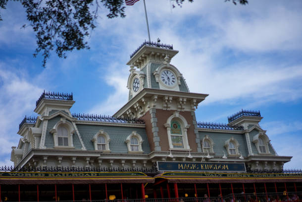 , Dateline Disney World – Magic Kingdom Monorails, Clubs and Cancellations