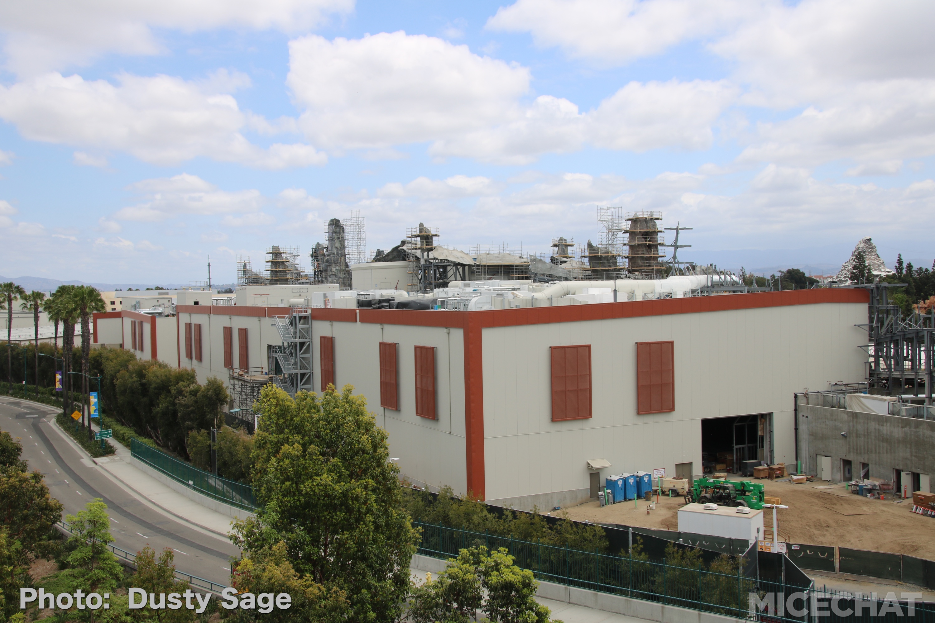 , Disneyland Update – Churro Scam, Galaxy’s Edge, and Cute Baby Animals