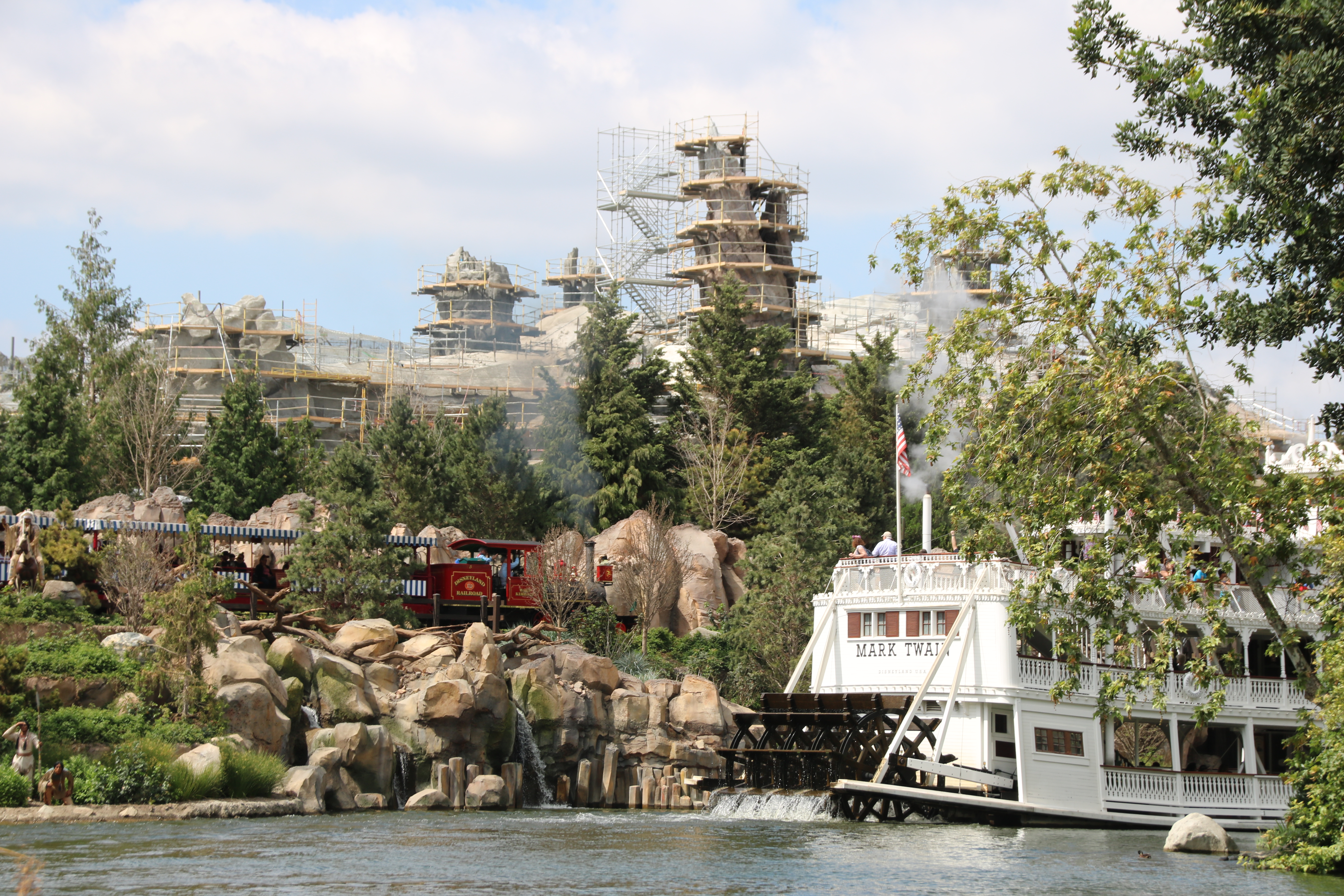 , Disneyland Update – Churro Scam, Galaxy’s Edge, and Cute Baby Animals