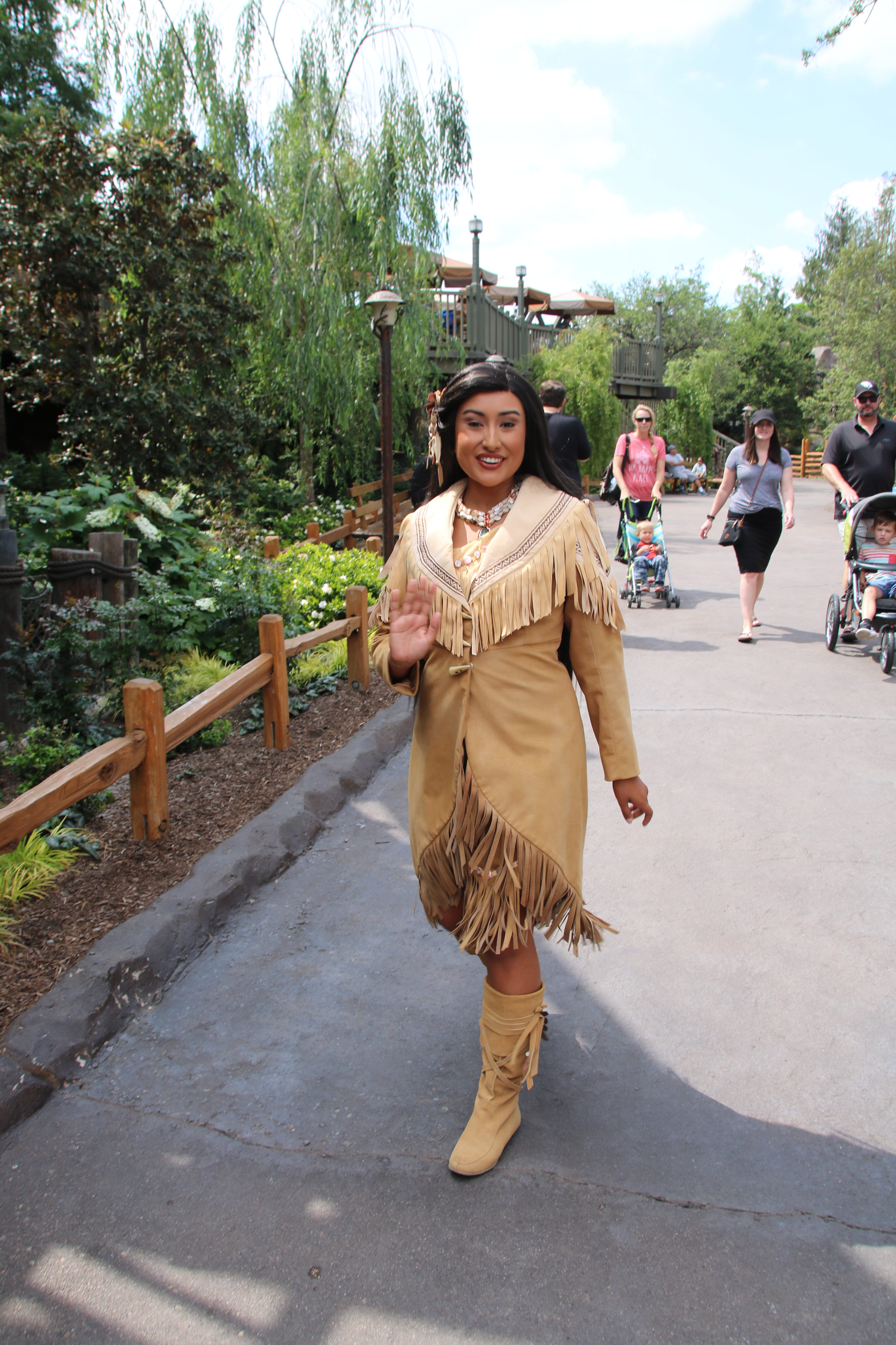 , Disneyland Update – Churro Scam, Galaxy’s Edge, and Cute Baby Animals
