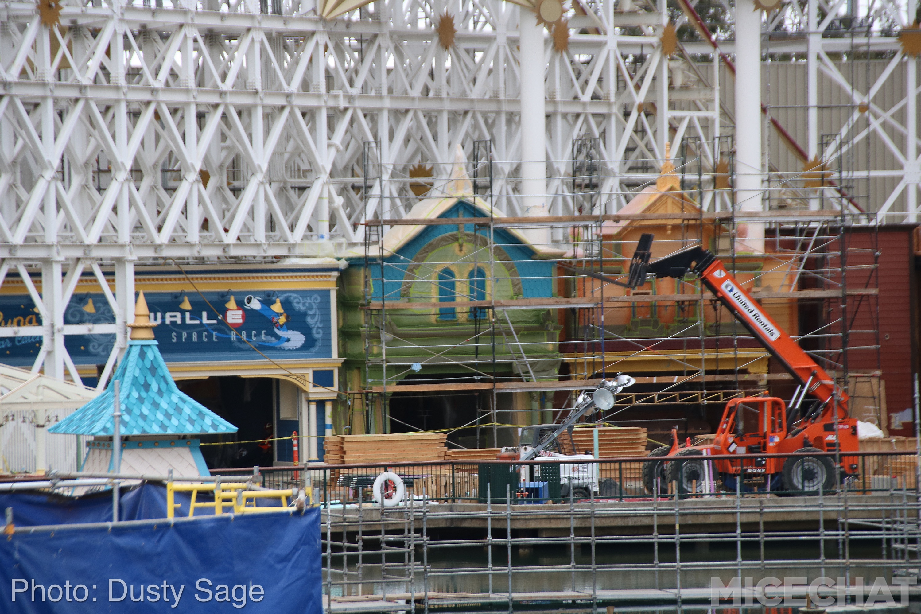 , Fantastic New Pixar Pier Details – Meet Edna Mode & Lamplight Lounge Preview