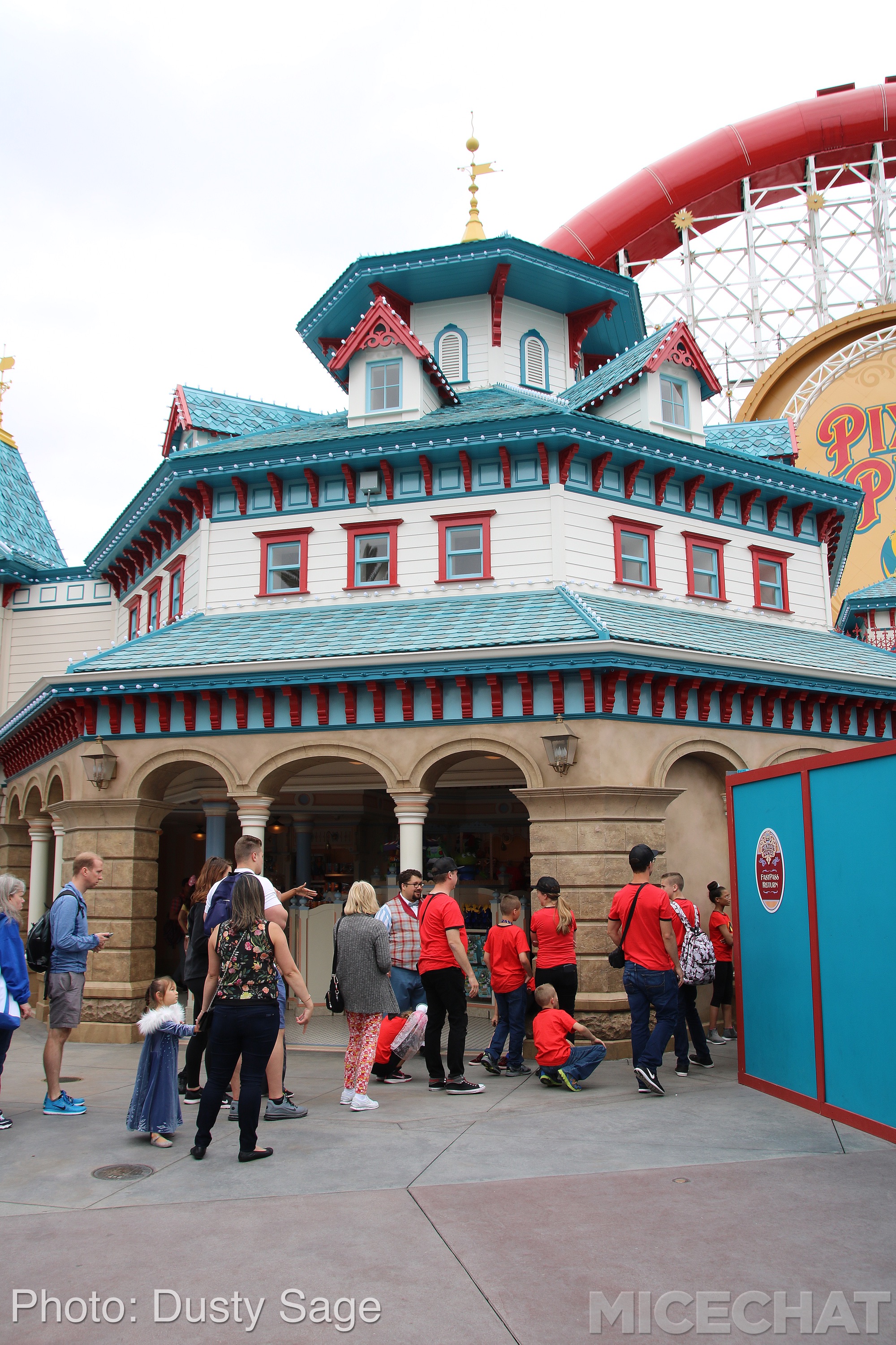 , Fantastic New Pixar Pier Details – Meet Edna Mode & Lamplight Lounge Preview