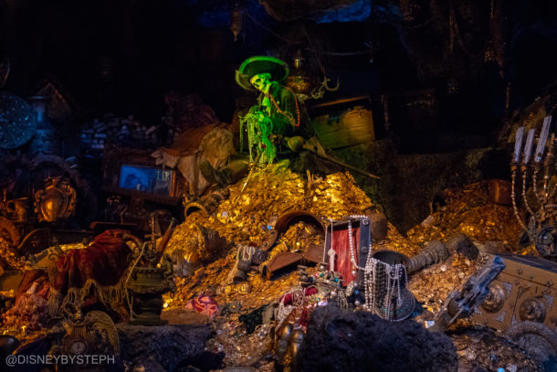 , Disneyland Update – Pirates of the Caribbean Recasts the Redhead as a Pirate Herself