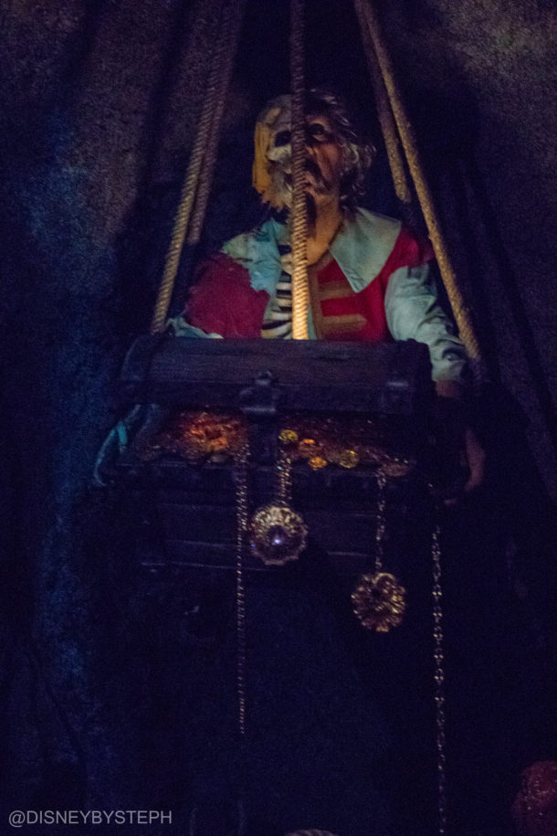 , Disneyland Update – Pirates of the Caribbean Recasts the Redhead as a Pirate Herself