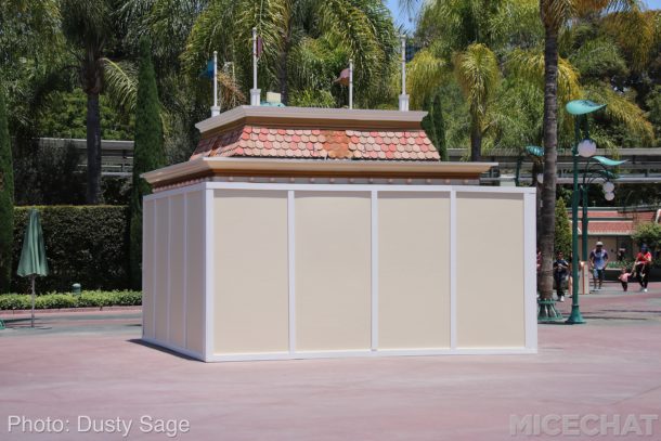 , Disneyland Update – Pirates of the Caribbean Recasts the Redhead as a Pirate Herself