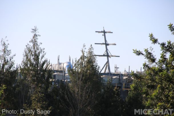 , Disneyland Update – Pirates of the Caribbean Recasts the Redhead as a Pirate Herself
