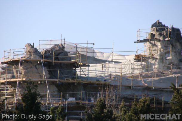 , Disneyland Update – Pirates of the Caribbean Recasts the Redhead as a Pirate Herself
