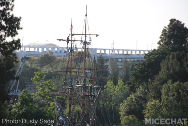 , Disneyland Update – Pirates of the Caribbean Recasts the Redhead as a Pirate Herself