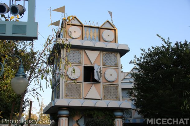 , Disneyland Update – Pirates of the Caribbean Recasts the Redhead as a Pirate Herself