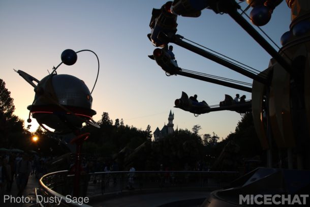 , Disneyland Update – Pirates of the Caribbean Recasts the Redhead as a Pirate Herself