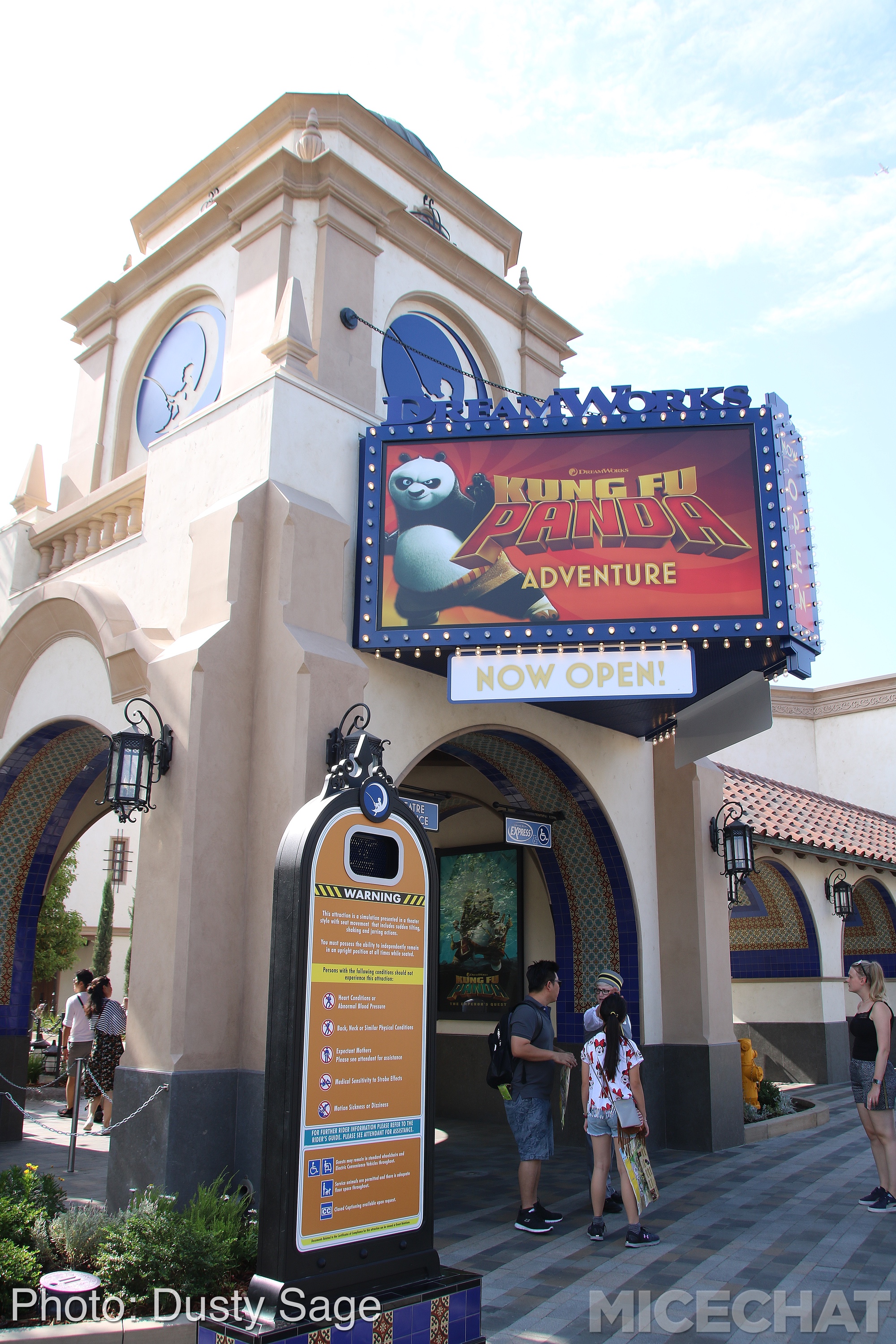 , Universal Studios Hollywood – Wizarding World Casts New Spells