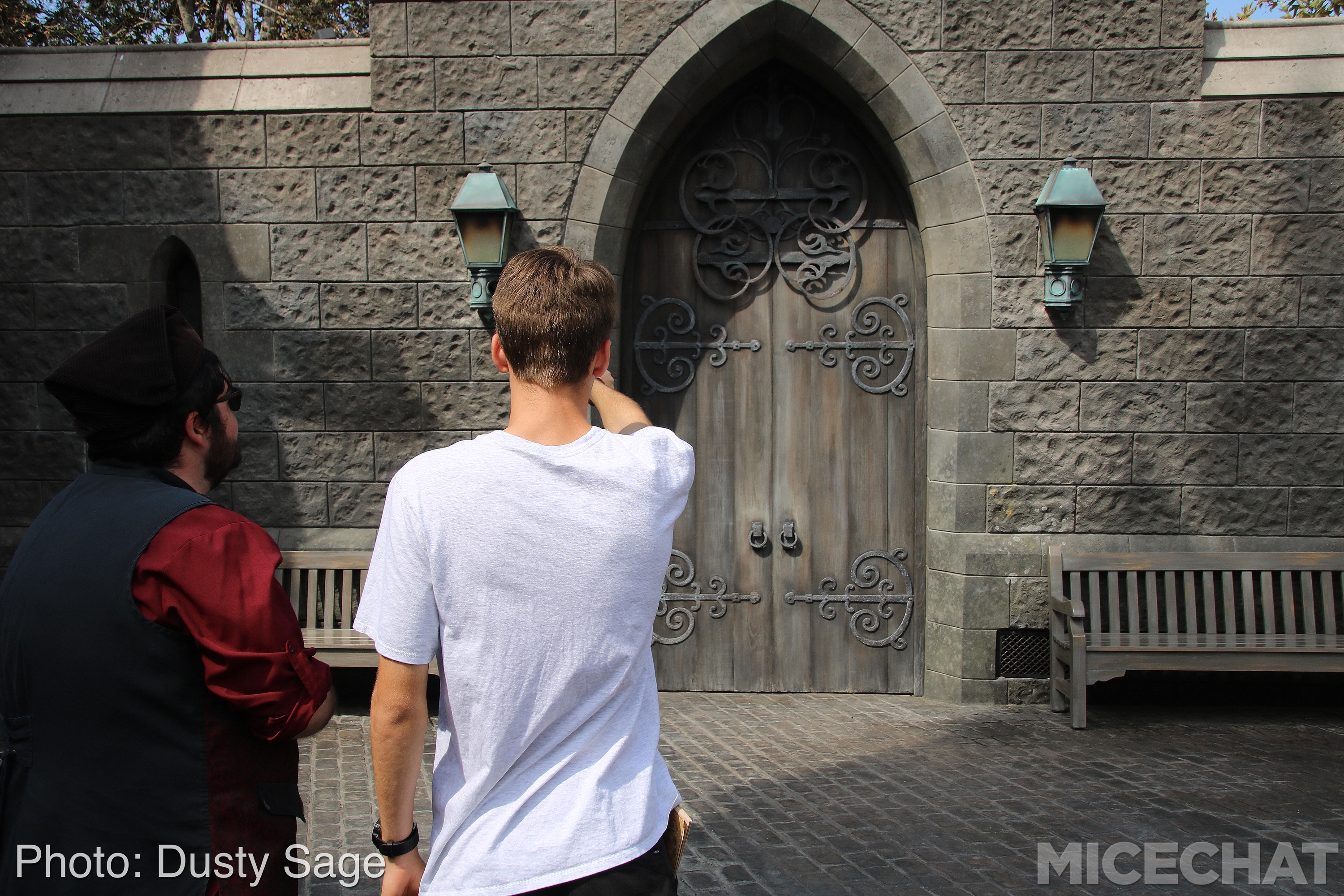 , Universal Studios Hollywood – Wizarding World Casts New Spells