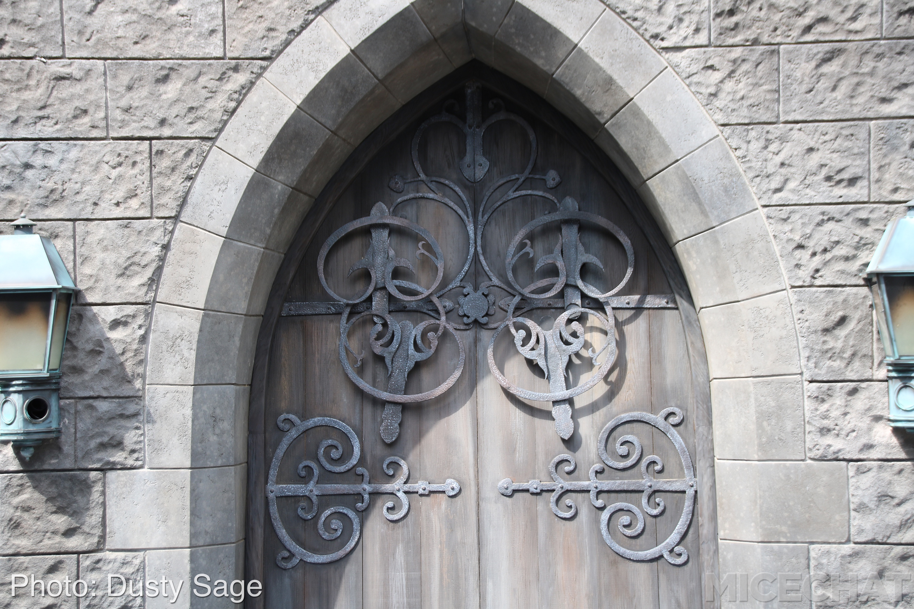 , Universal Studios Hollywood – Wizarding World Casts New Spells