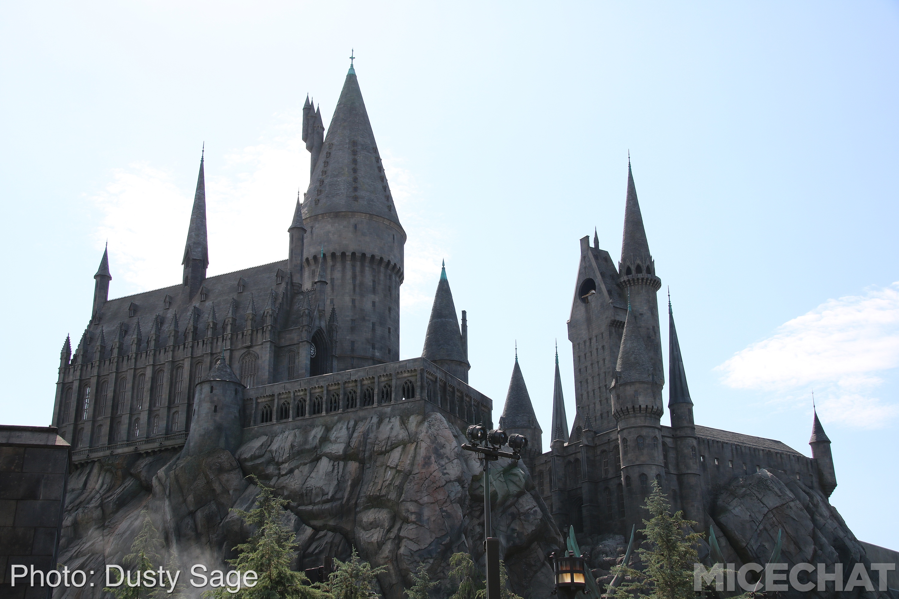 , Universal Studios Hollywood – Wizarding World Casts New Spells