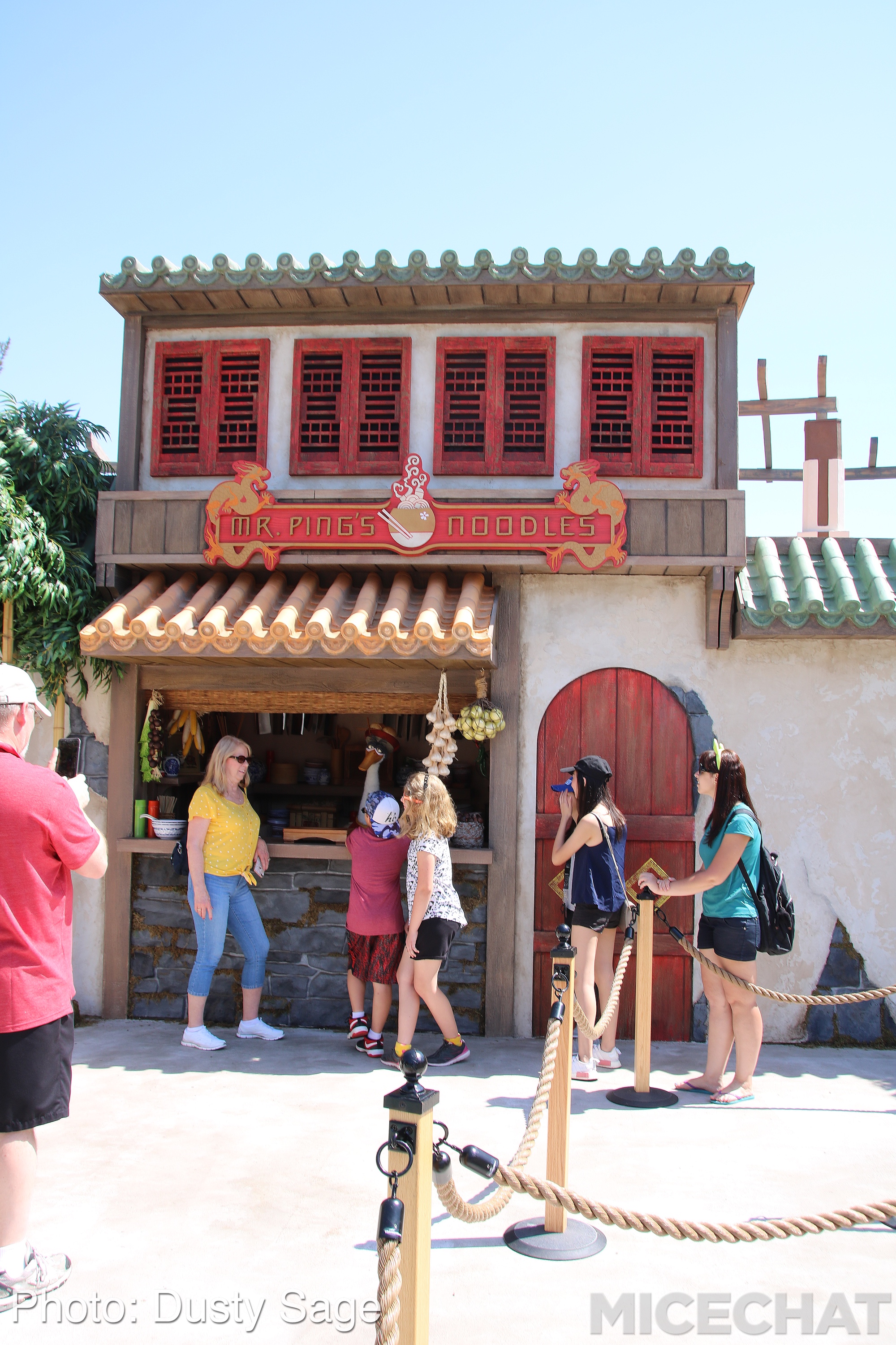 , Universal Studios Hollywood – Wizarding World Casts New Spells