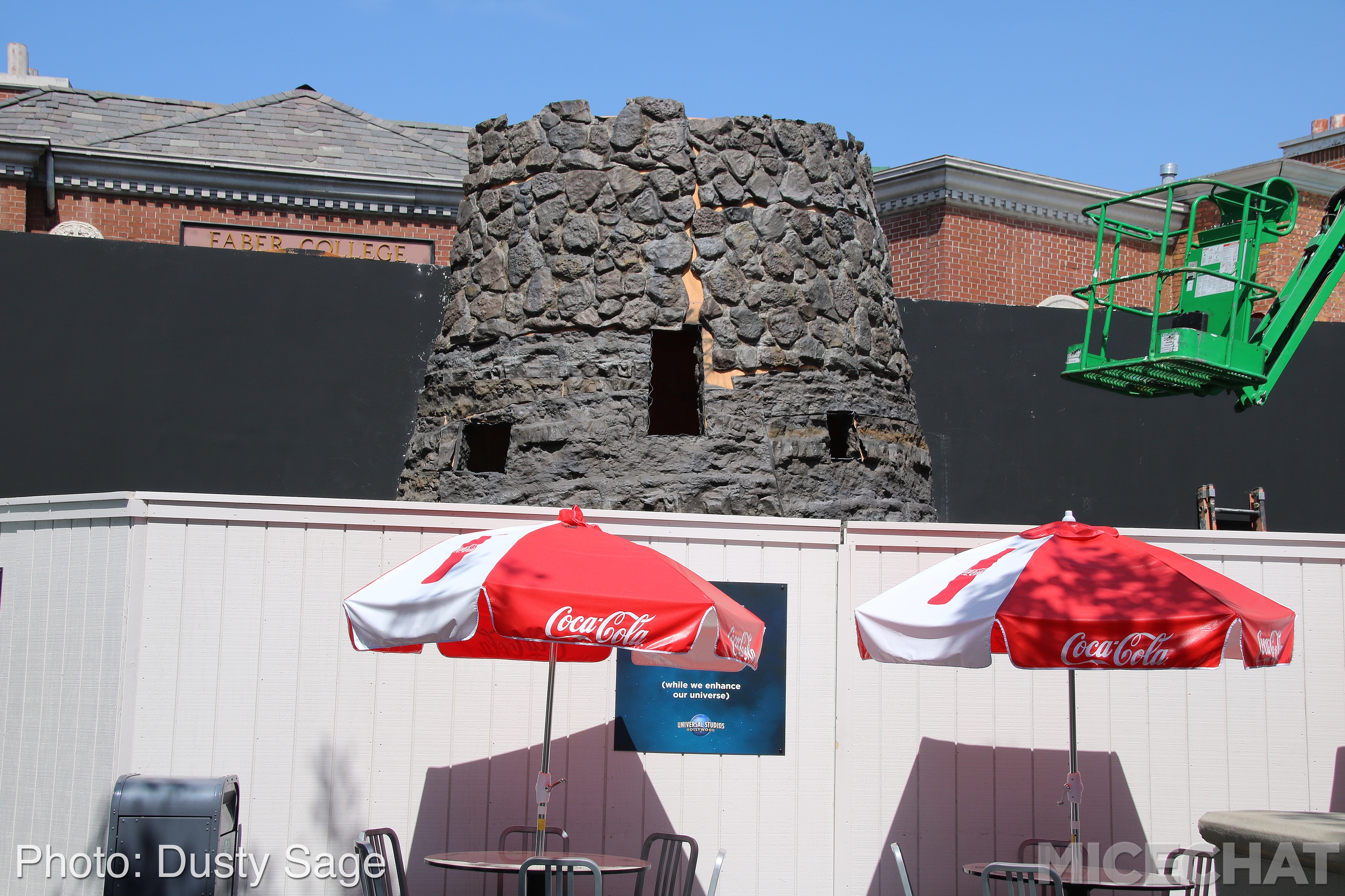 , Universal Studios Hollywood – Wizarding World Casts New Spells
