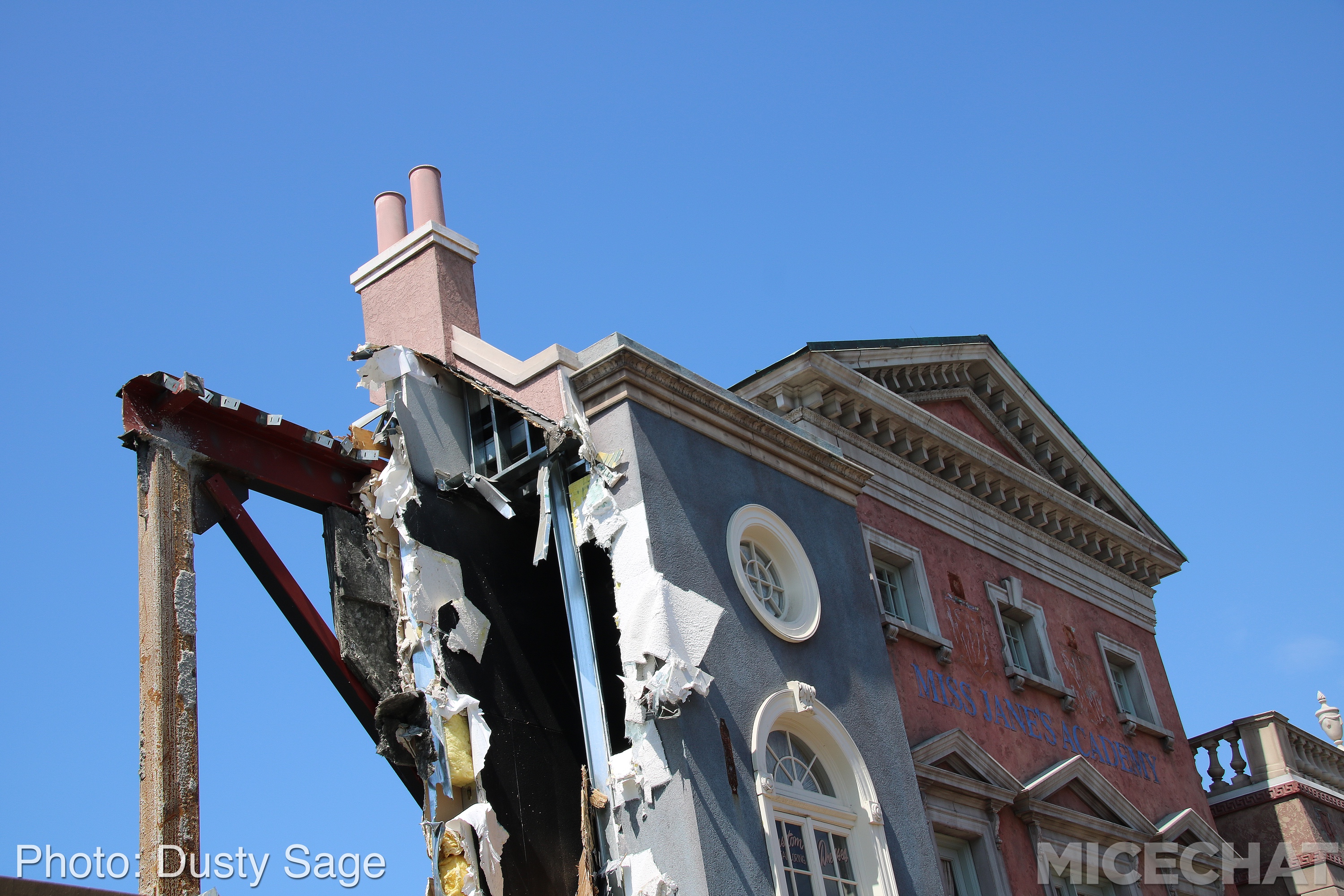 , Universal Studios Hollywood – Wizarding World Casts New Spells
