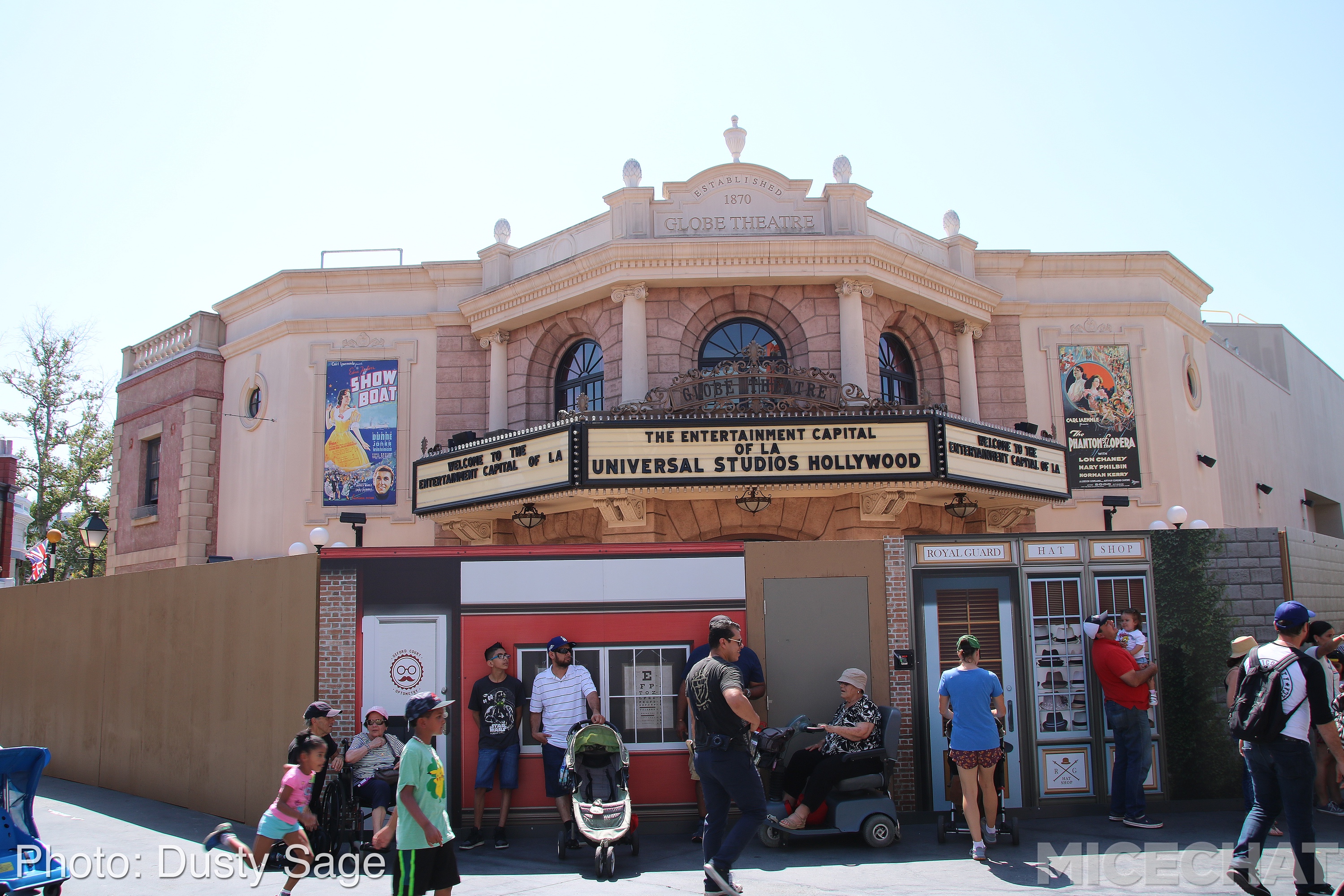 , Universal Studios Hollywood – Wizarding World Casts New Spells