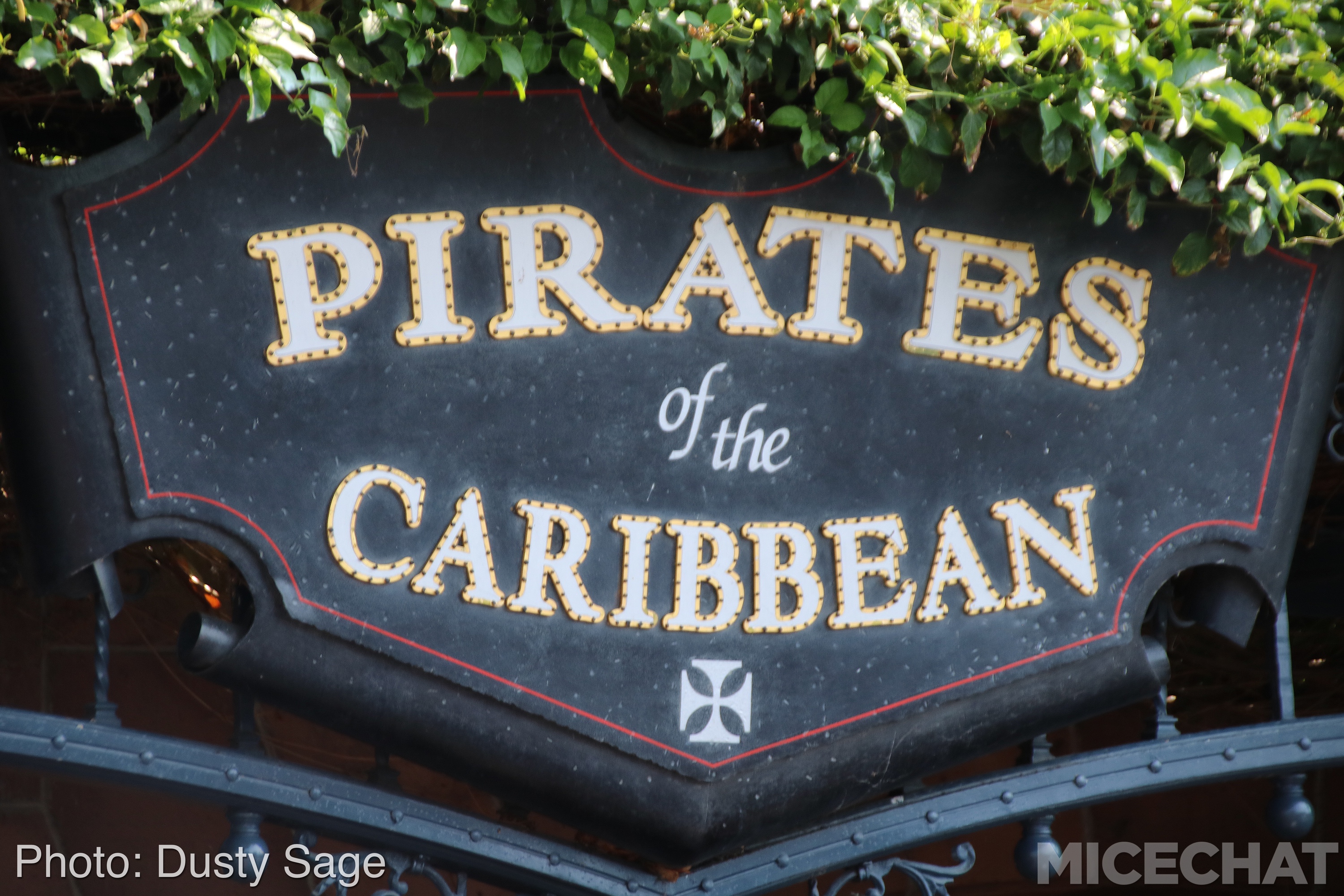 , Disneyland Update – Star Wars, Tiki & Castle Crumbles