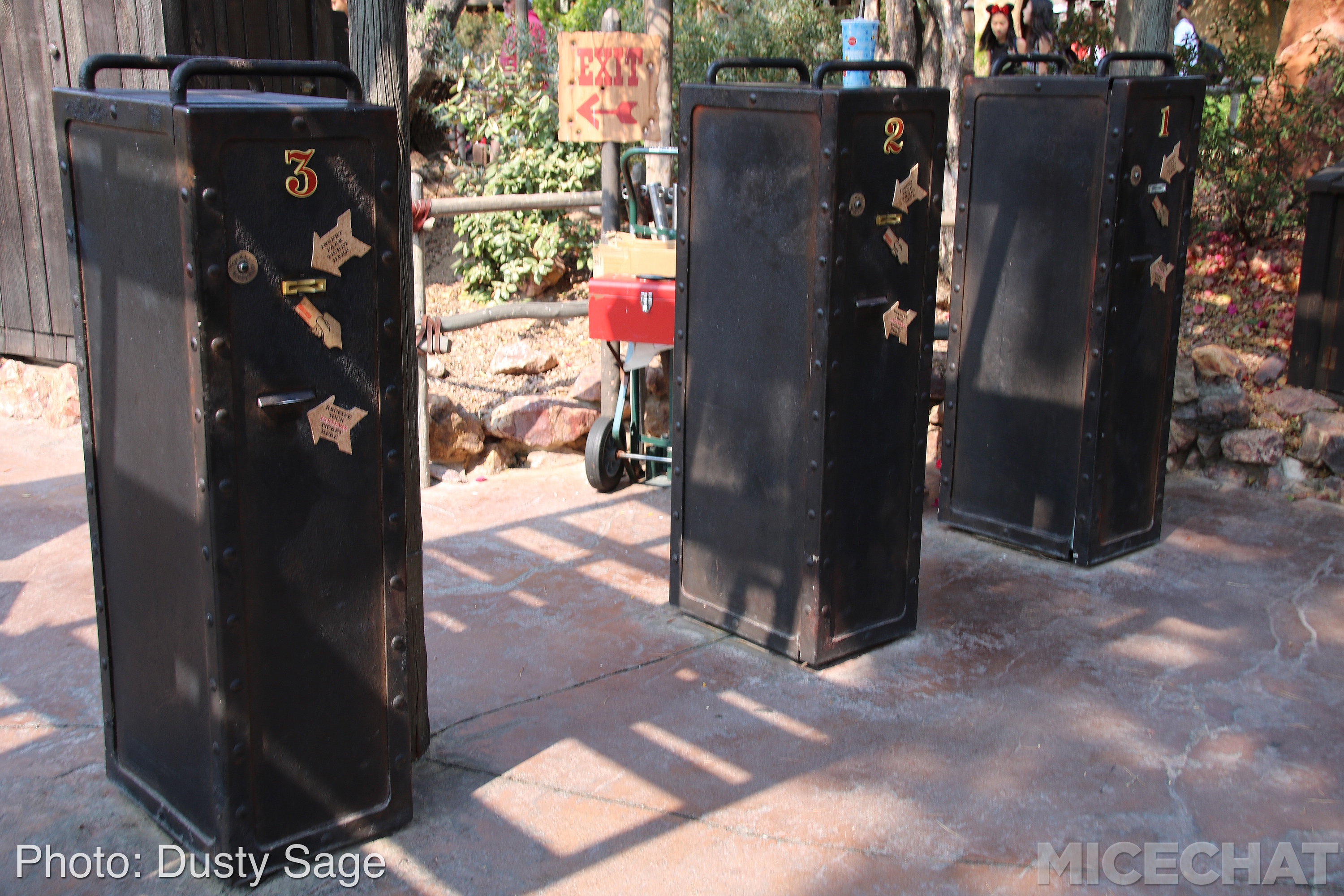 , Disneyland Update – Star Wars, Tiki & Castle Crumbles