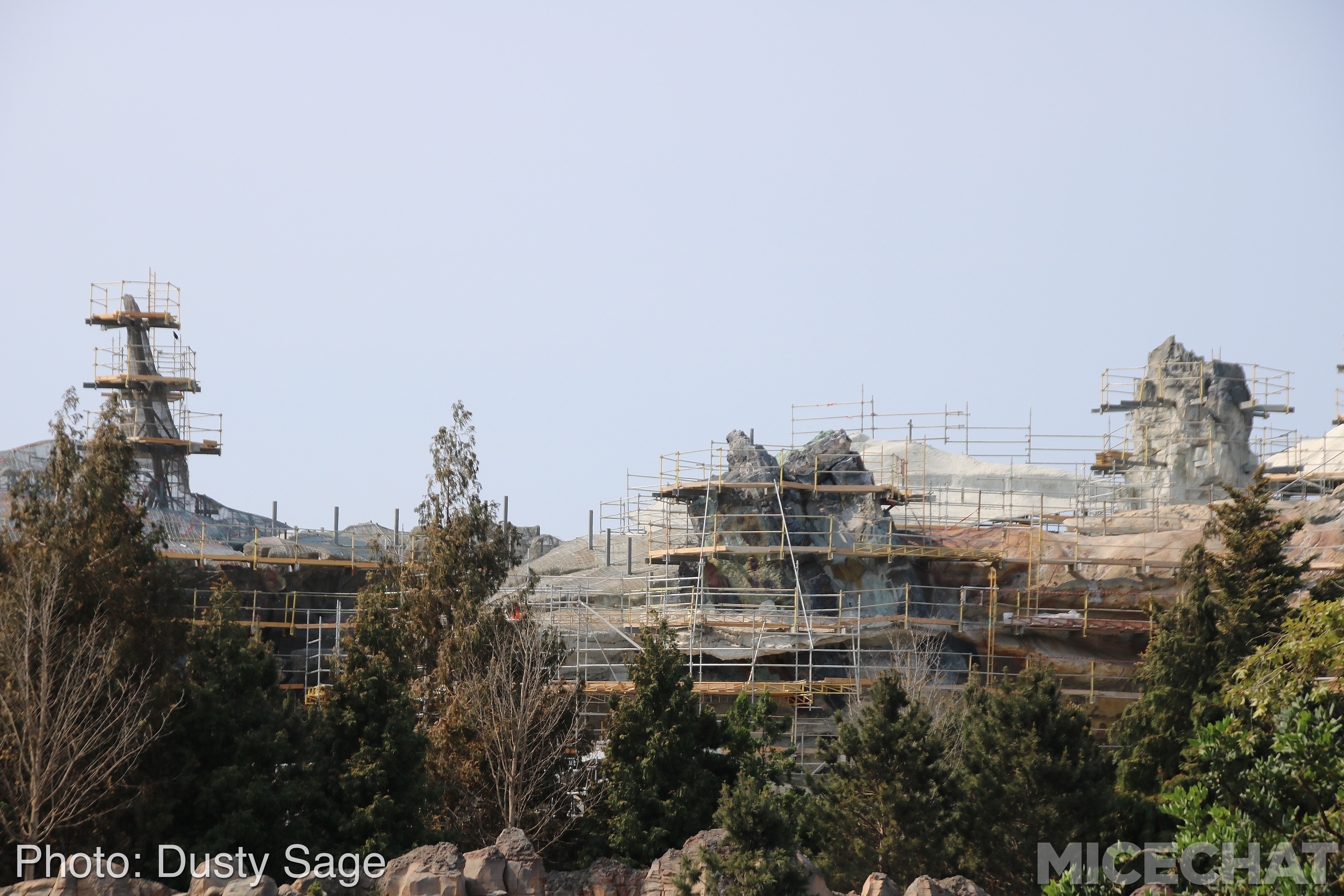 , Disneyland Update &#8211; Star Wars, Tiki &#038; Castle Crumbles