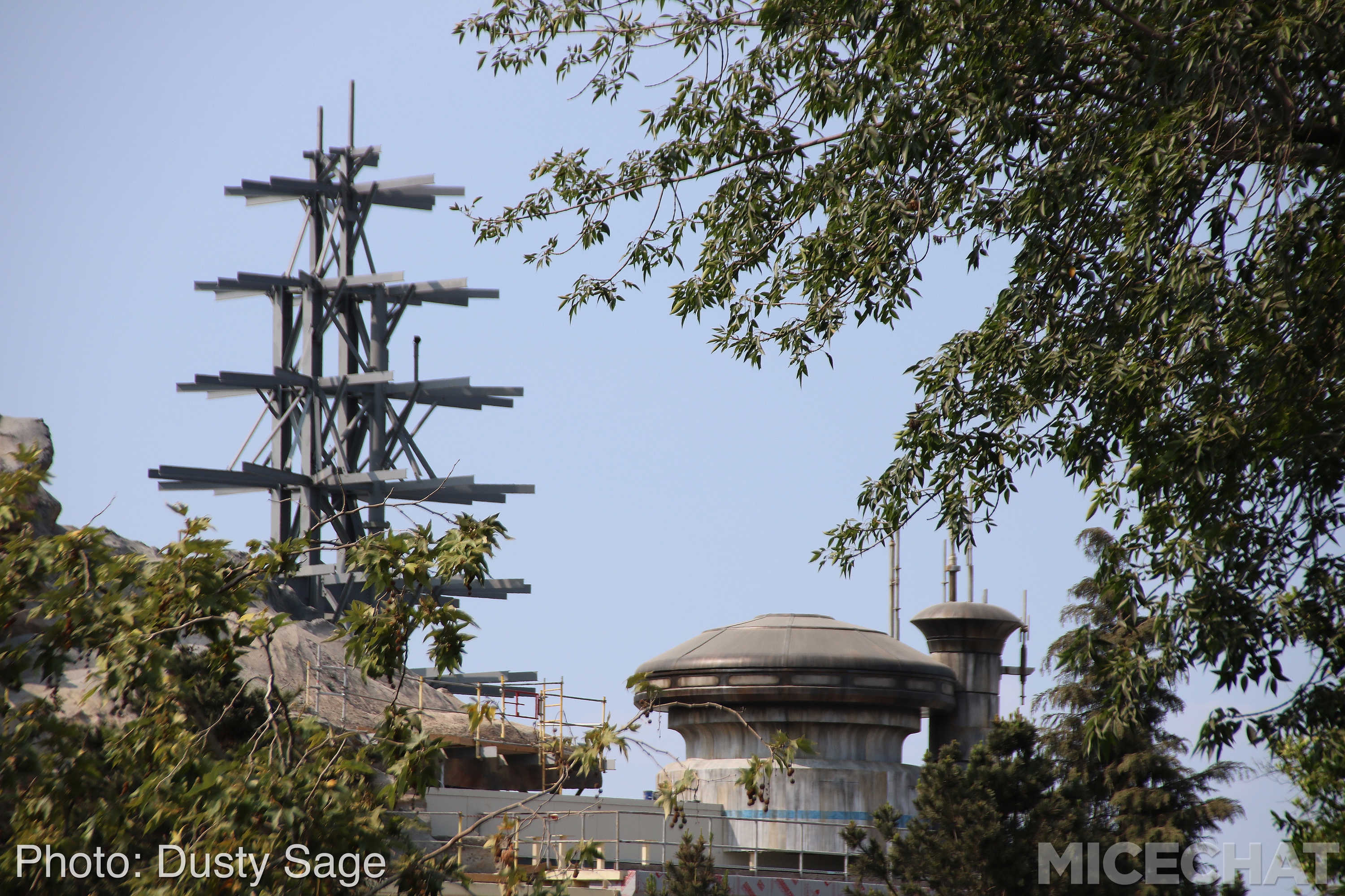 , Disneyland Update – Star Wars, Tiki & Castle Crumbles