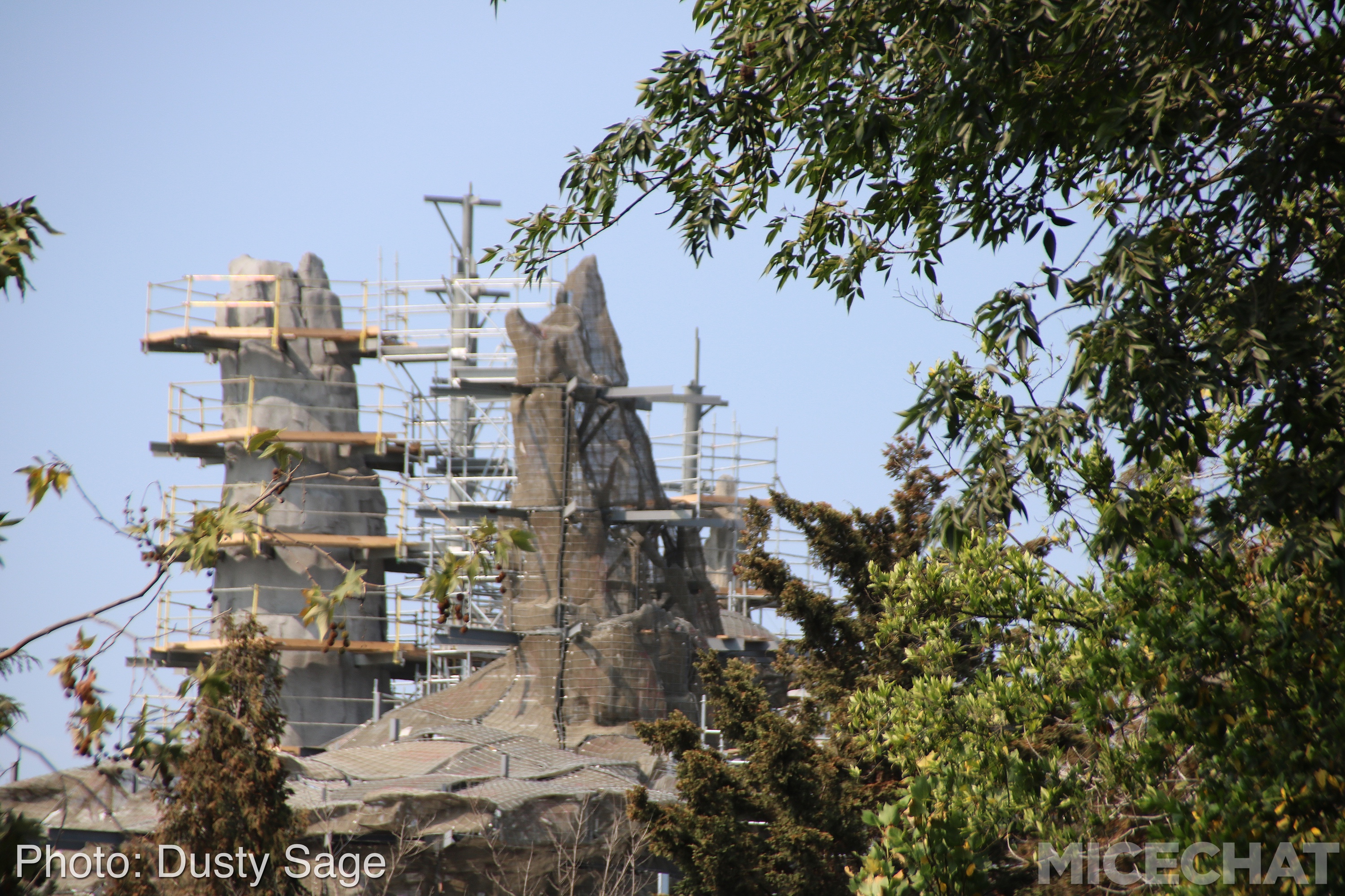 , Disneyland Update &#8211; Star Wars, Tiki &#038; Castle Crumbles