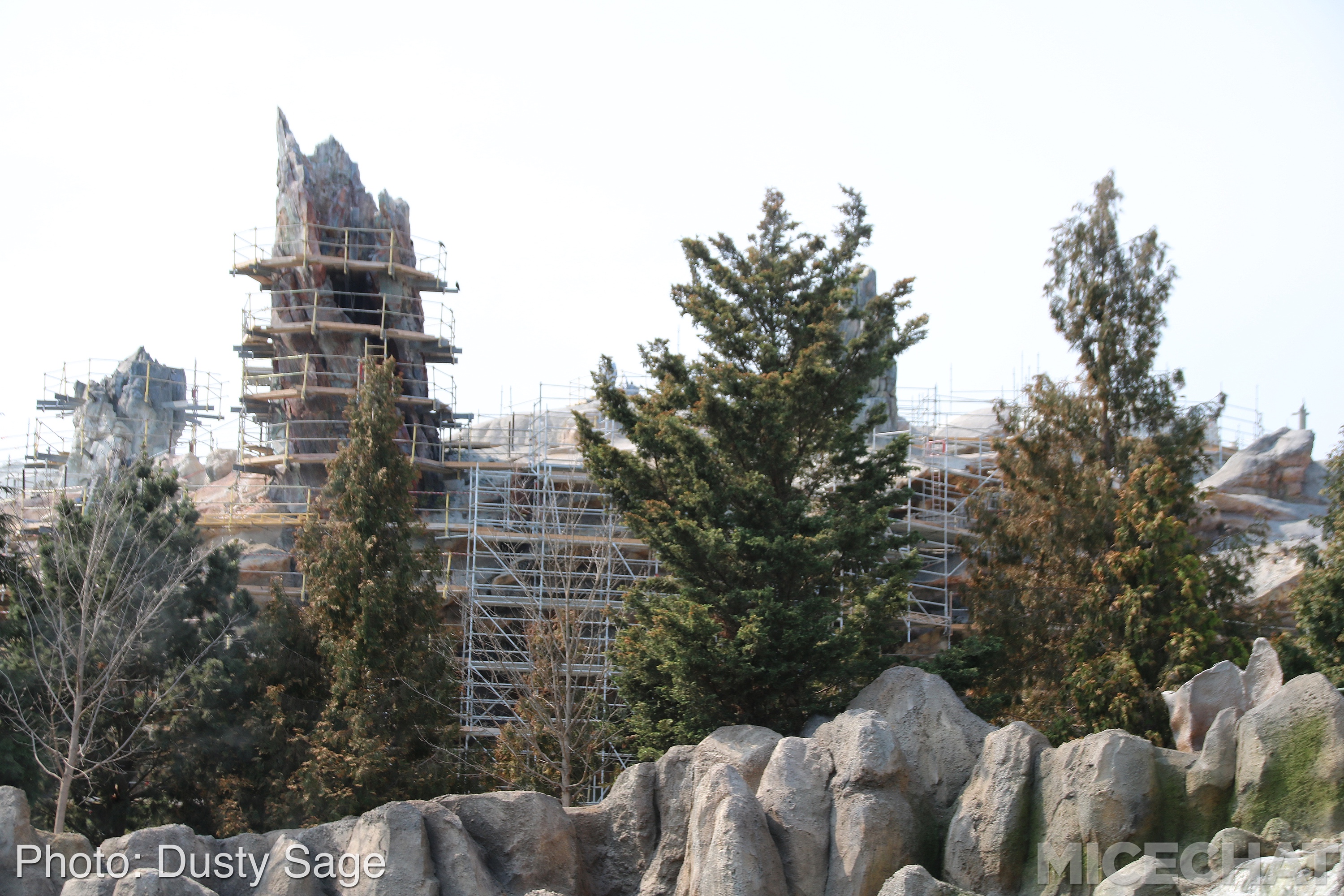 , Disneyland Update &#8211; Star Wars, Tiki &#038; Castle Crumbles