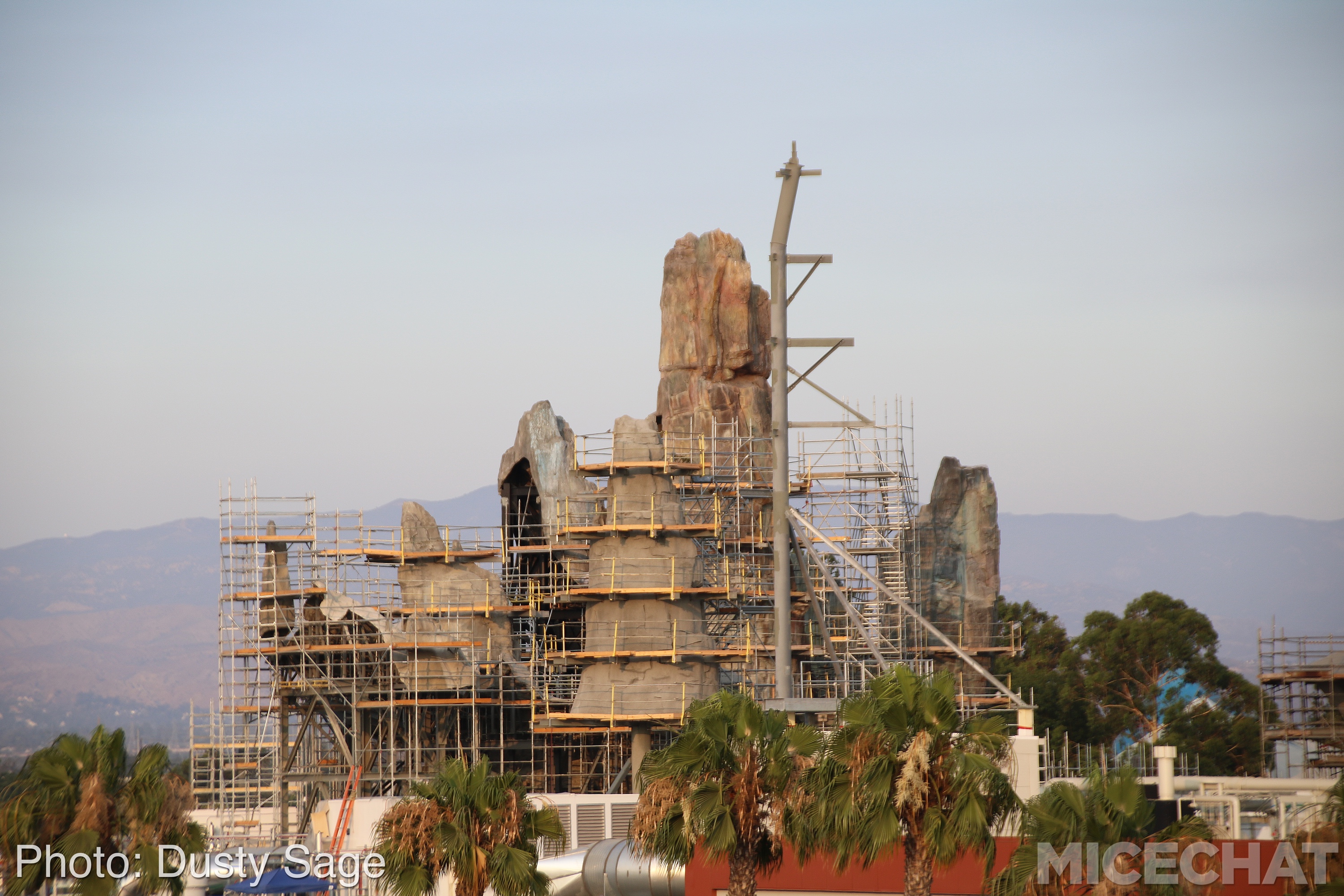 , Disneyland Update – Star Wars, Tiki & Castle Crumbles