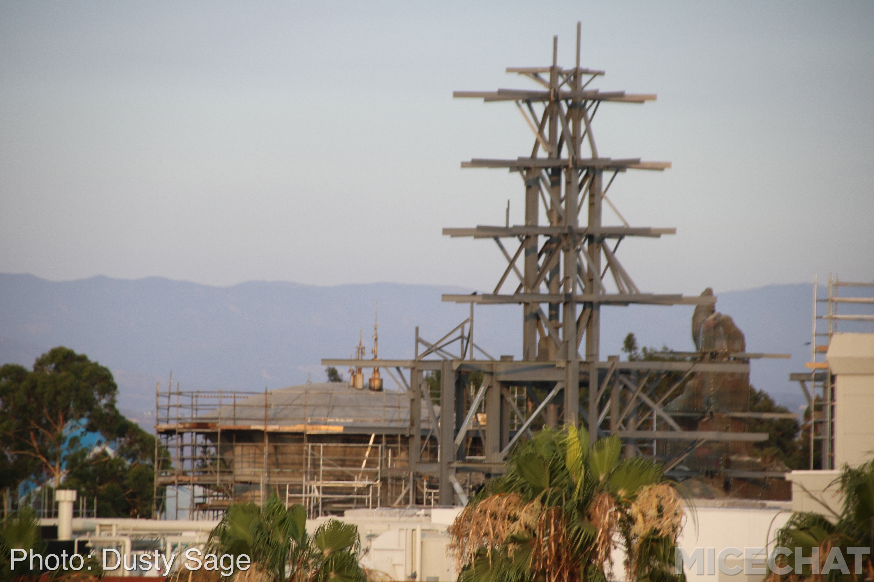 , Disneyland Update – Star Wars, Tiki & Castle Crumbles