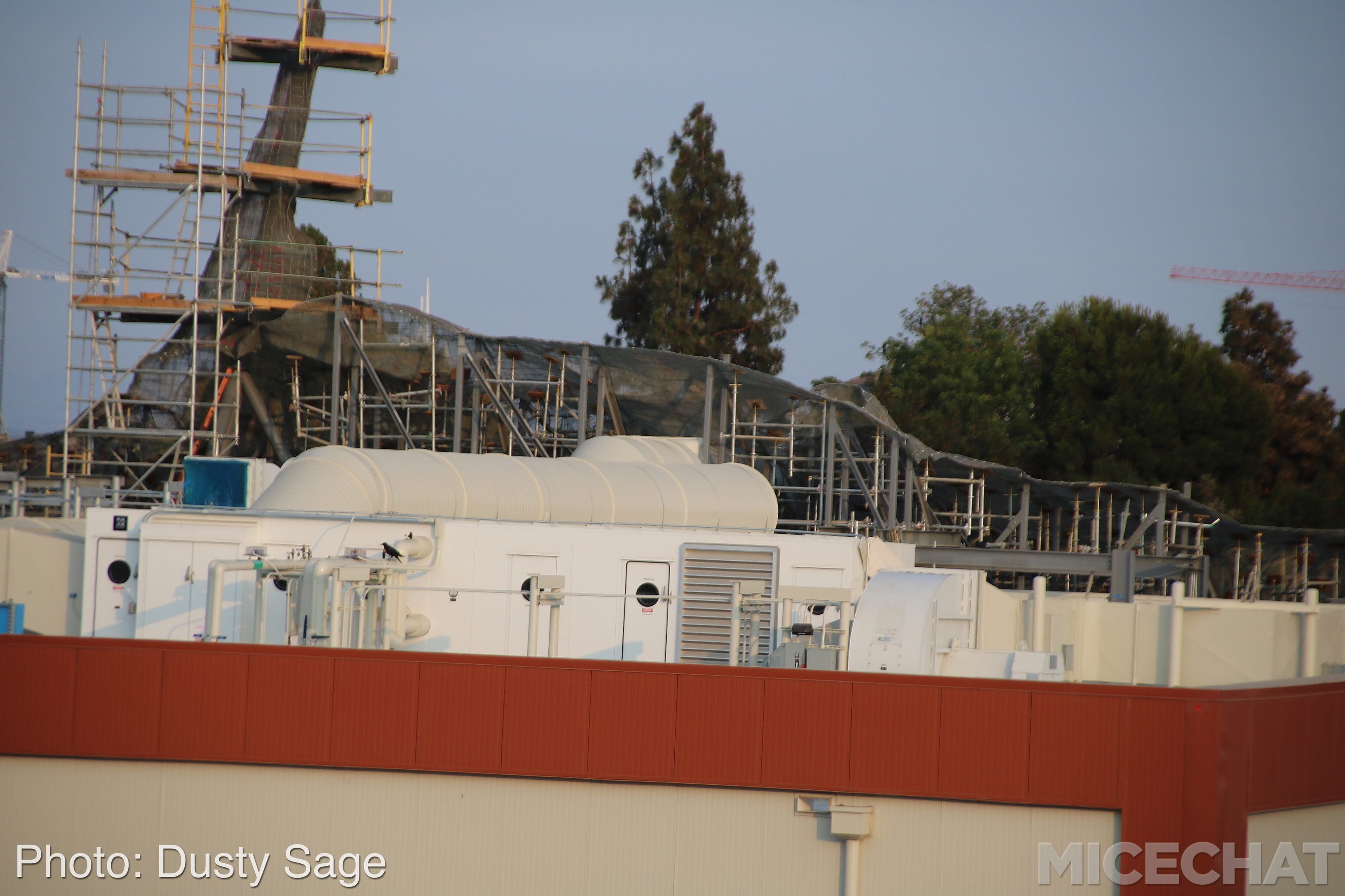 , Disneyland Update – Star Wars, Tiki & Castle Crumbles