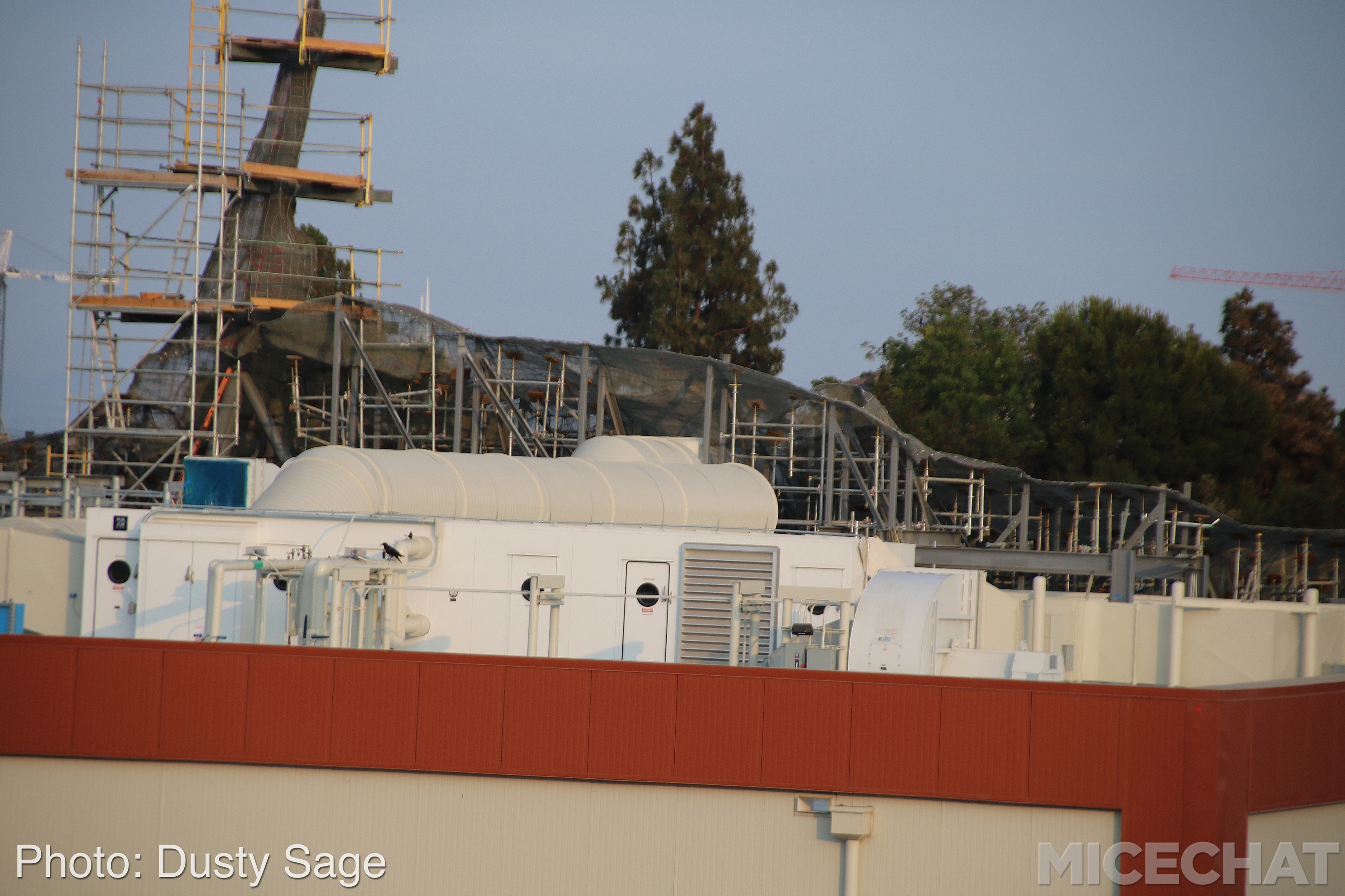 , Disneyland Update &#8211; Star Wars, Tiki &#038; Castle Crumbles