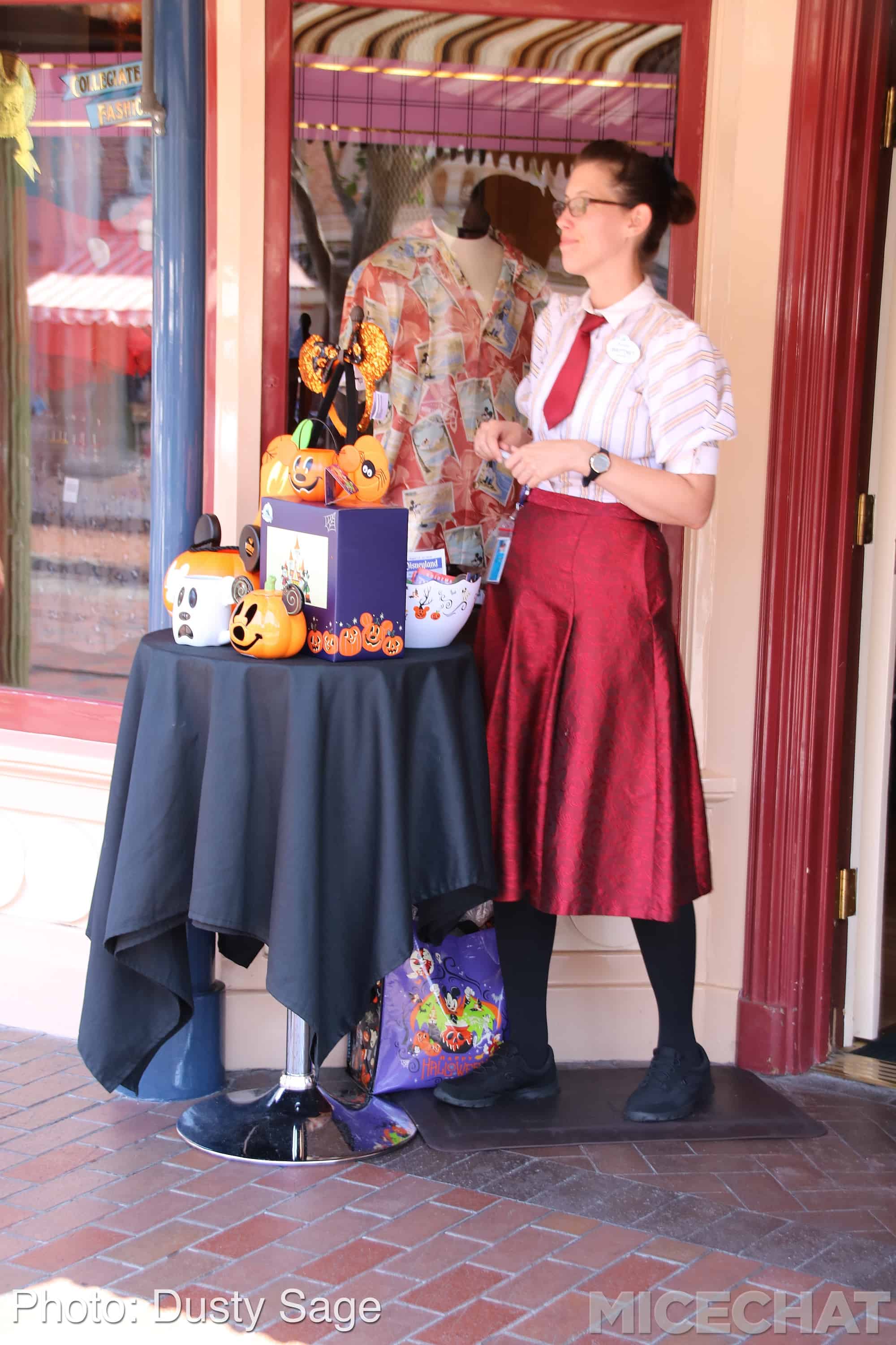 , Disneyland Update – A Ghost Will Follow You Home